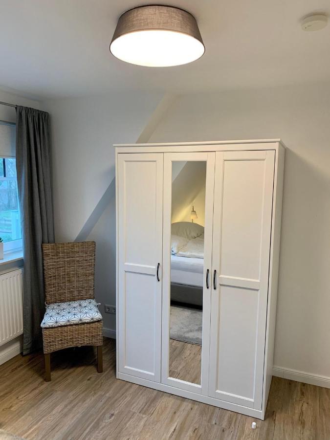Haus Deckstein - Ferienwohnung OG Sankt Peter-Ording Exterior foto